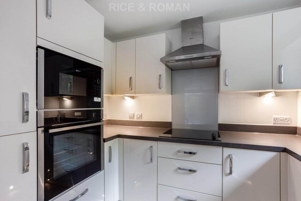 Birch Place, Crowthorne - View 5