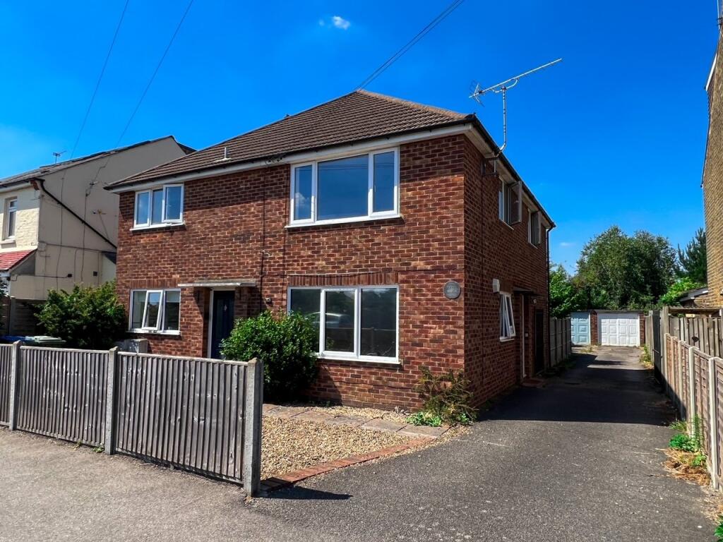 3-bed maisonette on Hurst Road, West Molesey, KT8, £400,000