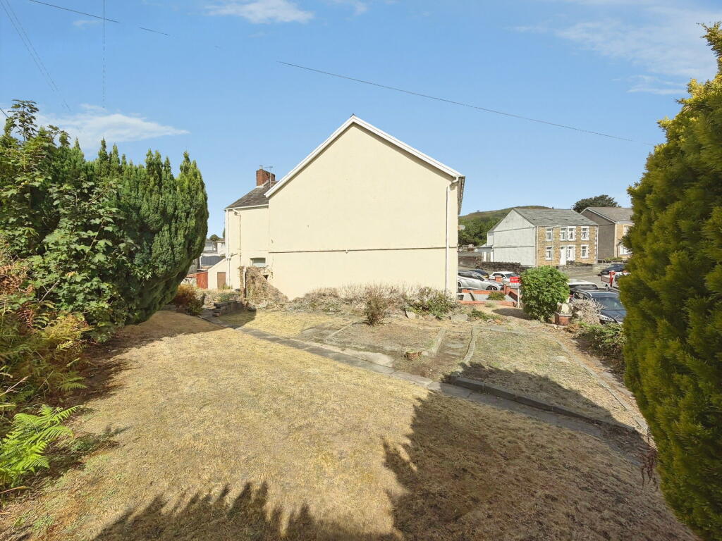 House in Swansea, Coedffranc - View 5