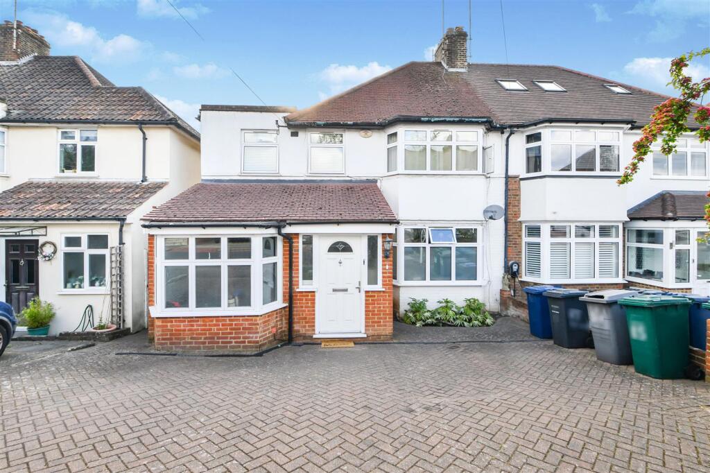 Main image of property: Wentworth Avenue, Finchley, N3