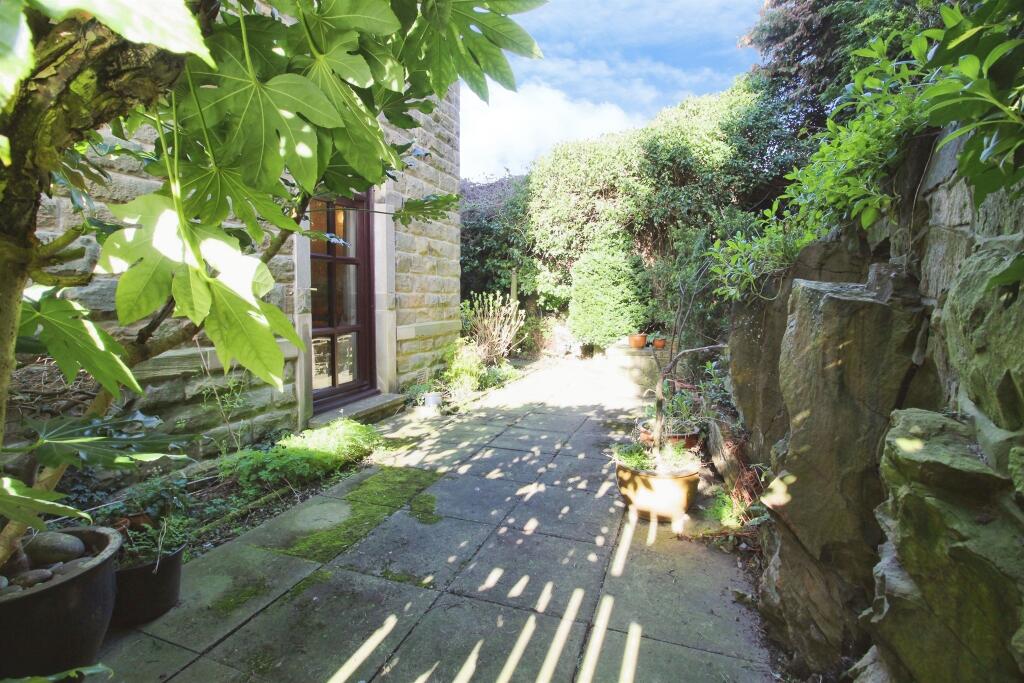 Harthill Lane, Gildersome, LEEDS - View 2
