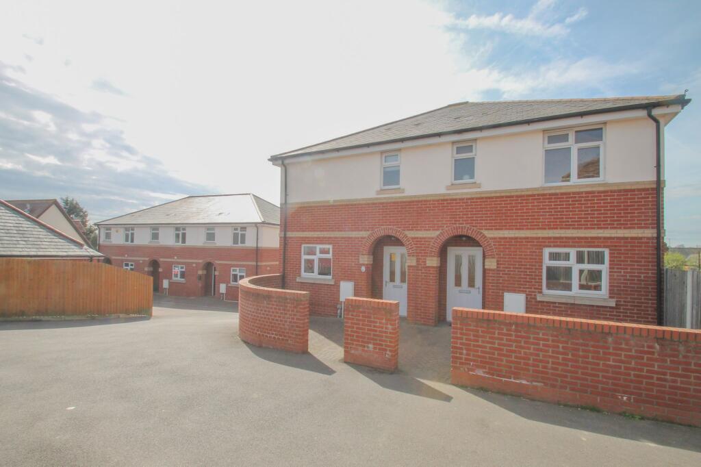 Main image of property: Harwich Grove, Colchester, CO4