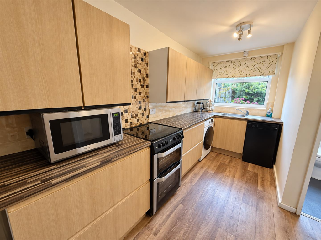 House in Oldham - View 4
