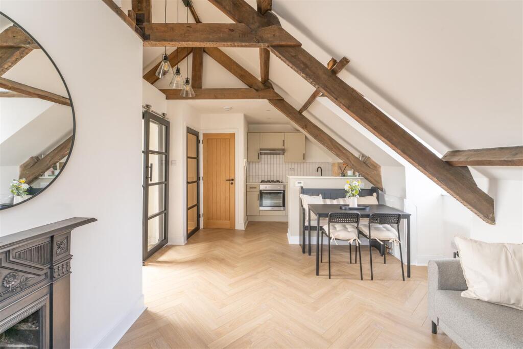 Apartment in Newcastle upon Tyne - View 3
