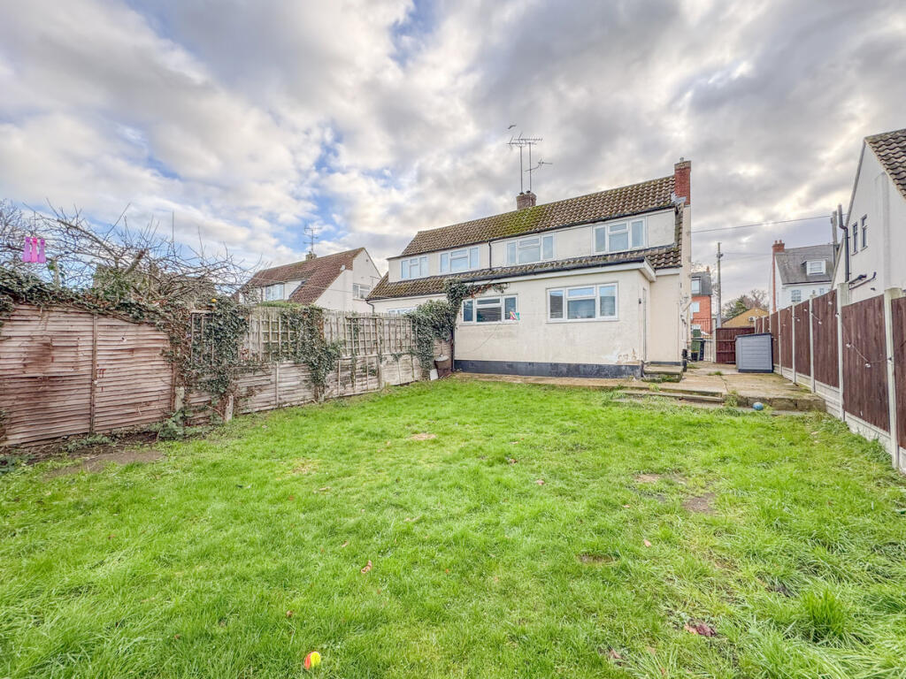 Southend Road, Essex, SS5 4 photo 3