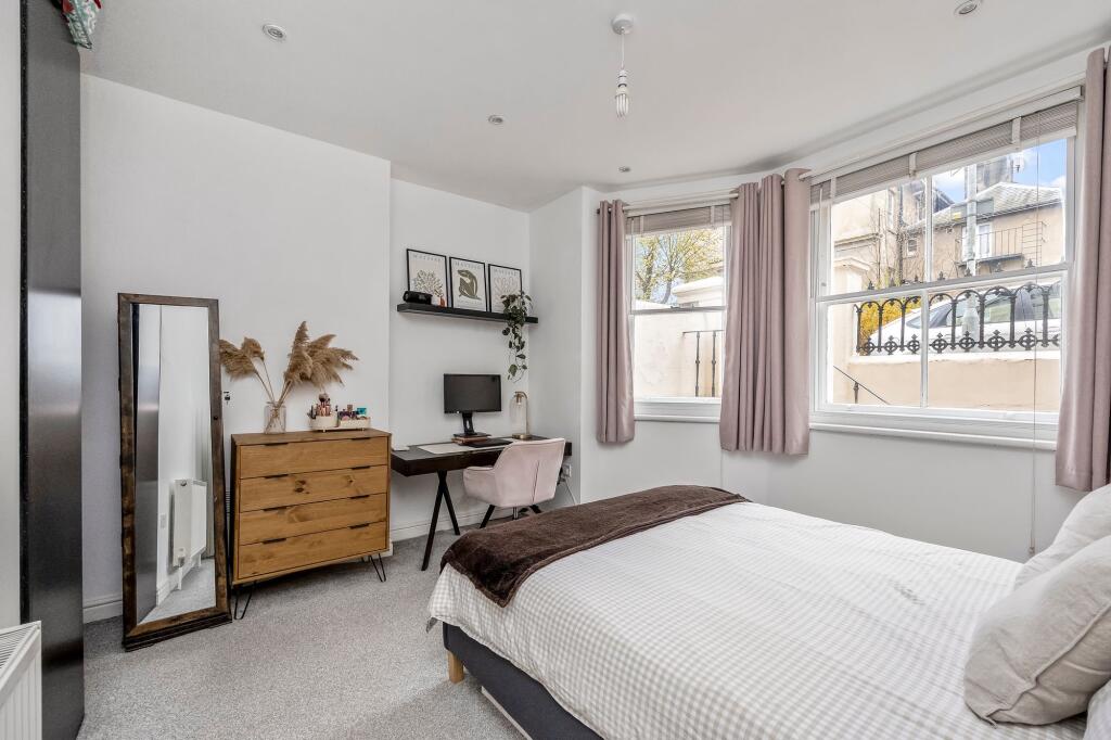 Apartment in Brighton - View 5