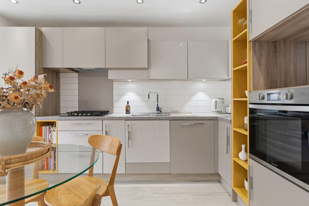 House in Harborough, Leicestershire - More