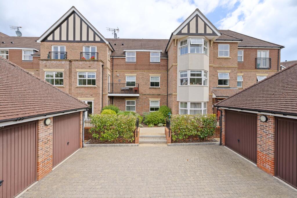 Cavendish House, Bramshott place, Liphook, Hampshire, GU30 photo 3