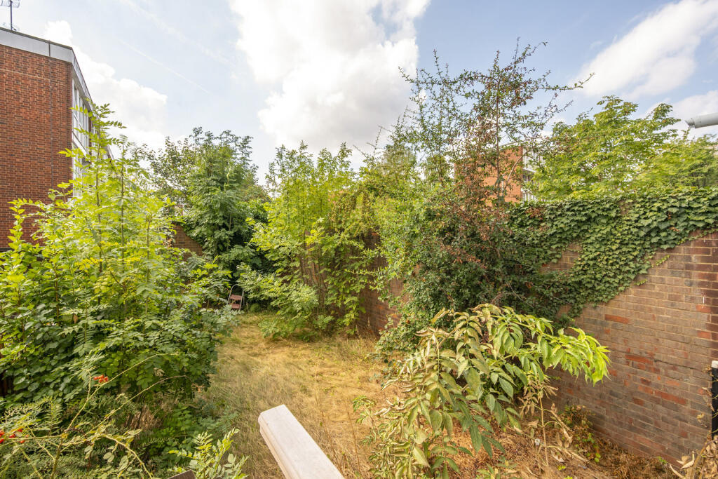 Ibsley Gardens, Roehampton, London, SW15