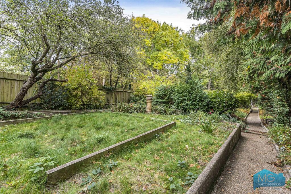 Holden Road, Woodside Park, London, N12 photo 3