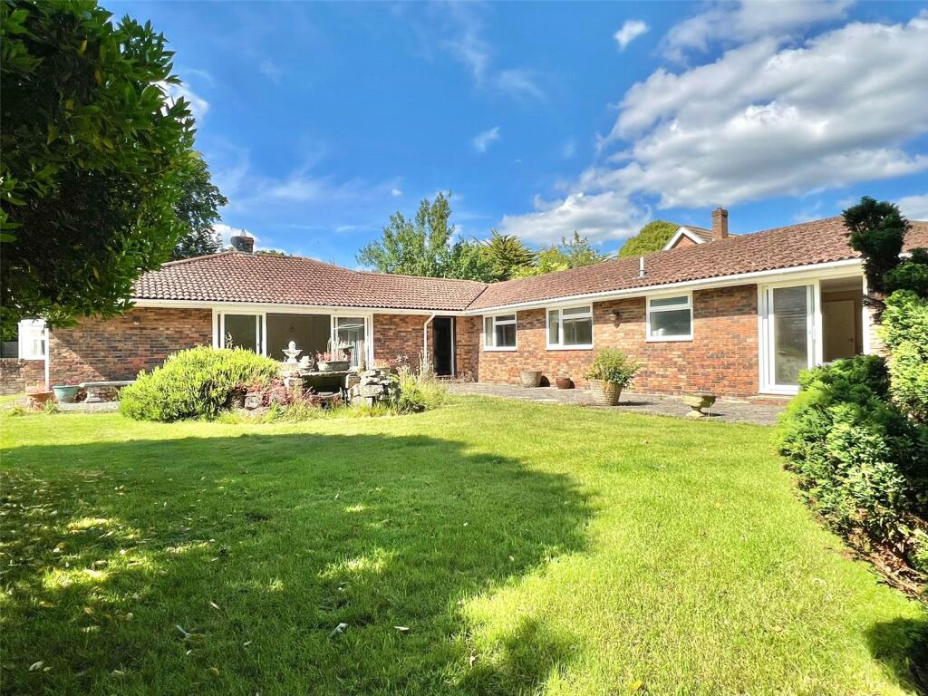 Main image of property: Manor Close, Milford on Sea, Lymington, Hampshire, SO41