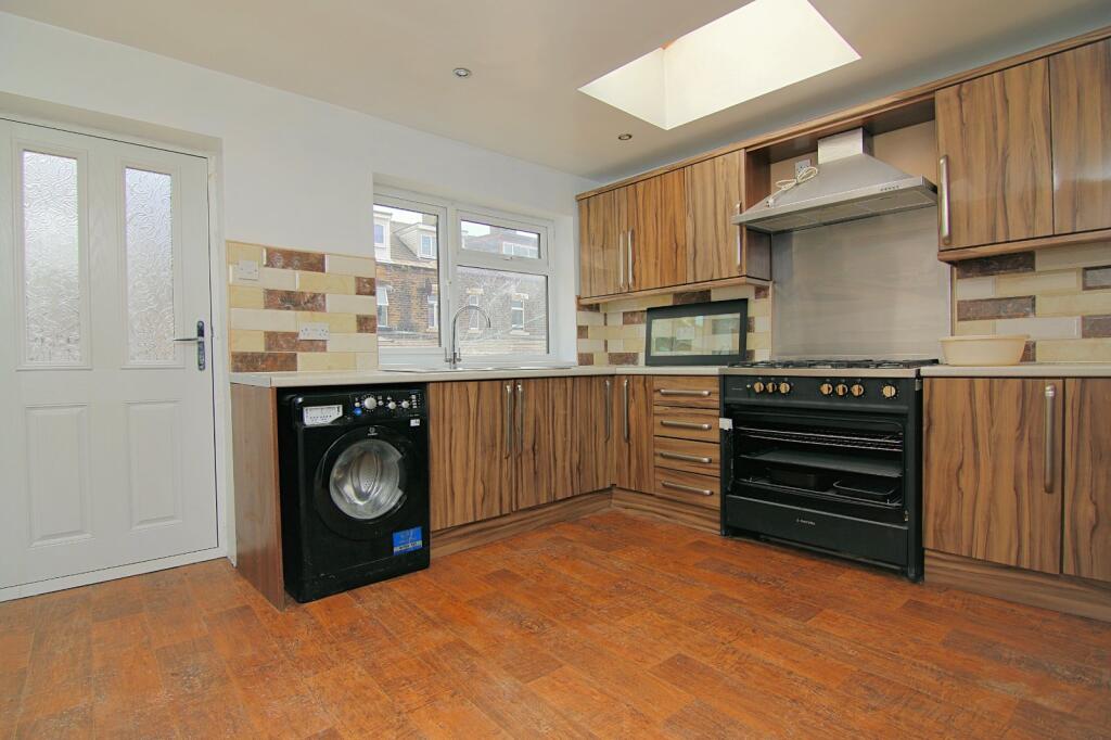 Silverhill Road, Bradford, BD3 photo 3