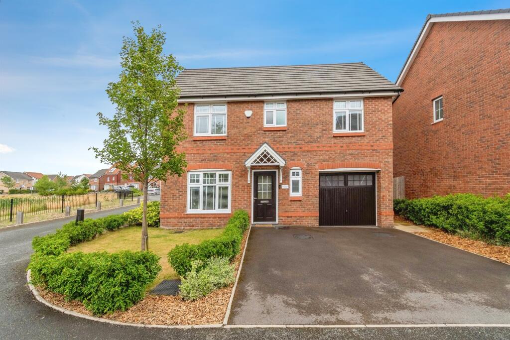 3-bed detached on Basalt Lane, Wednesbury, £330,000
