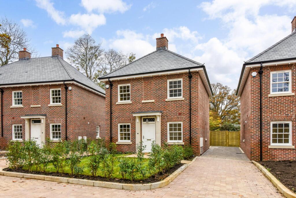 Main image of property: Glasshayes Way, Lyndhurst, SO43