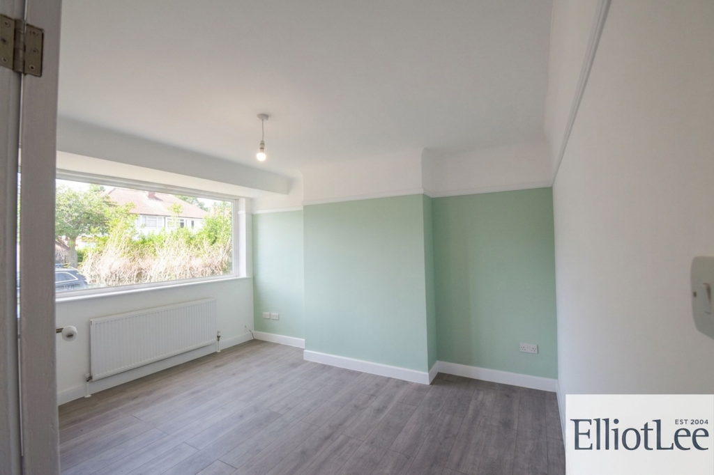 Apartment in London, London Borough of Harrow - View 3