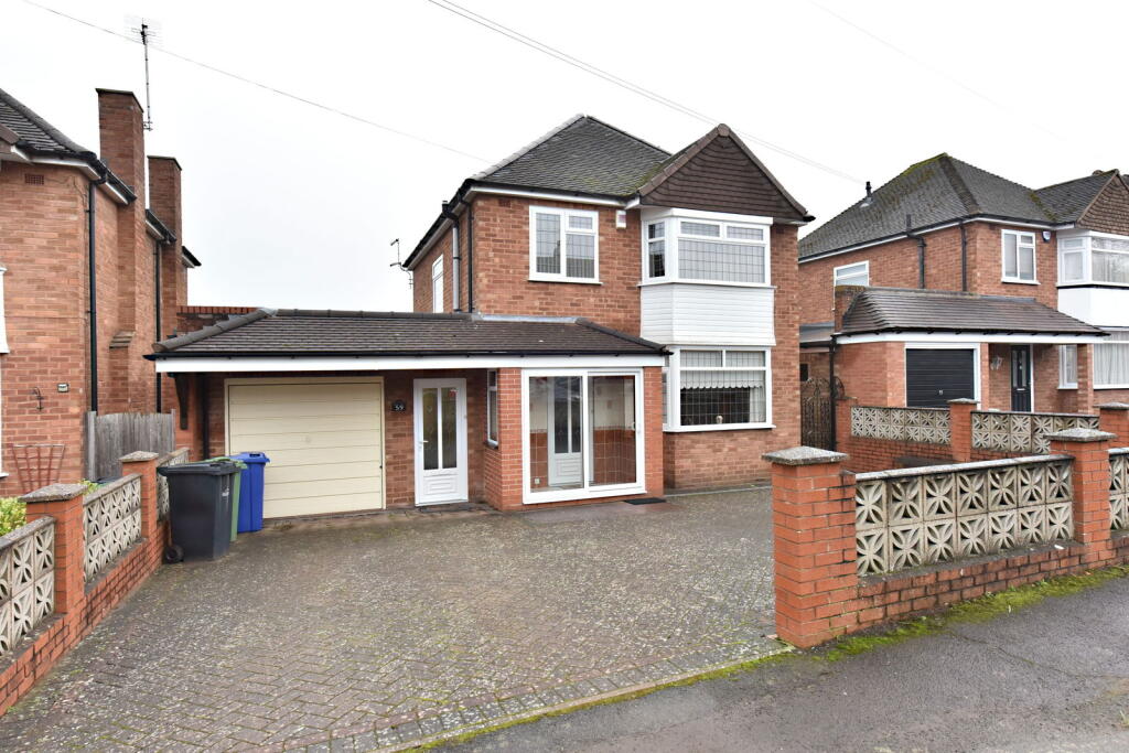 3-bed detached on KINGSWINFORD, Ridge Road, £495,000