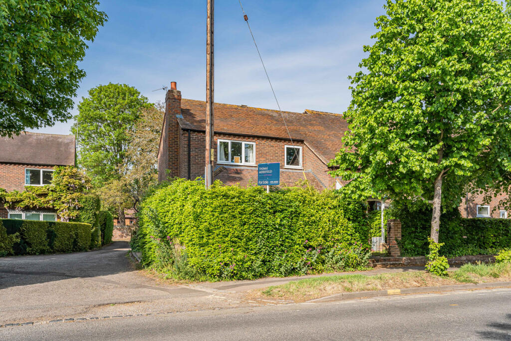 Main image of property: The Street, Crowmarsh Gifford, OX10