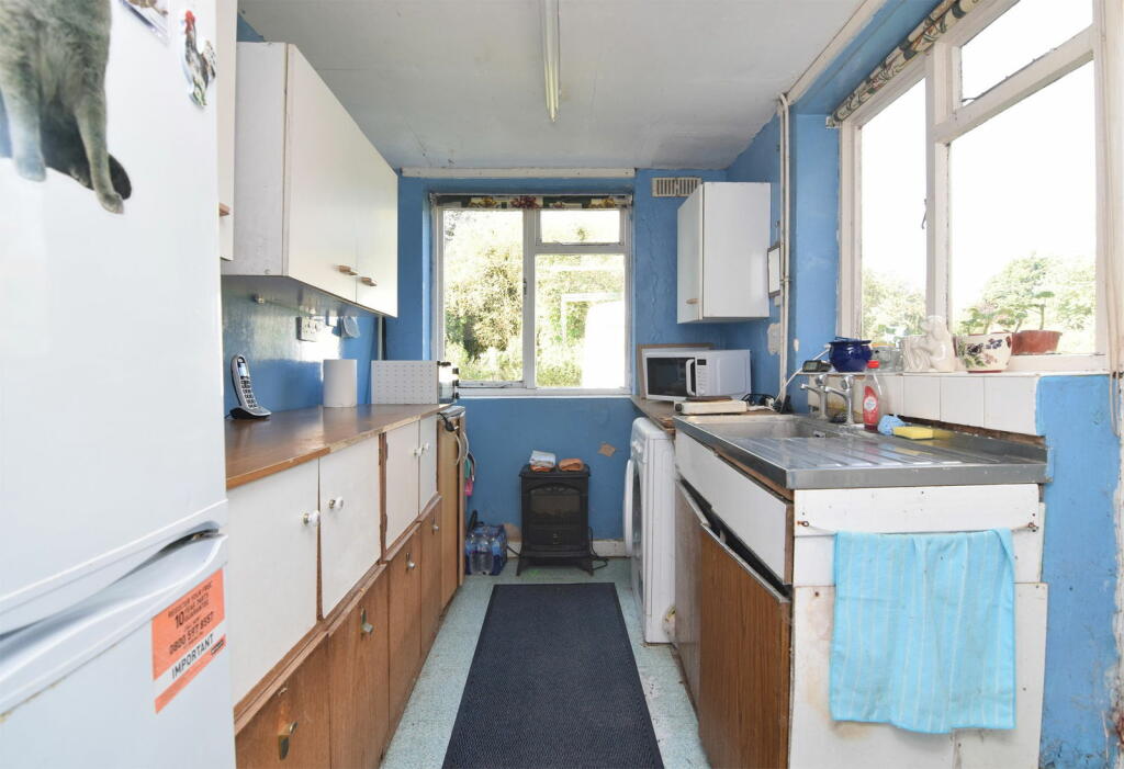 Clenchwarton Road, West Lynn photo 3