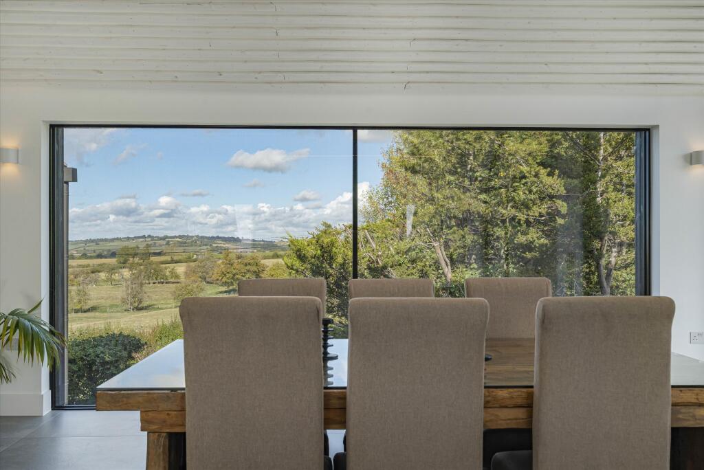 House in Hemel Hempstead - More