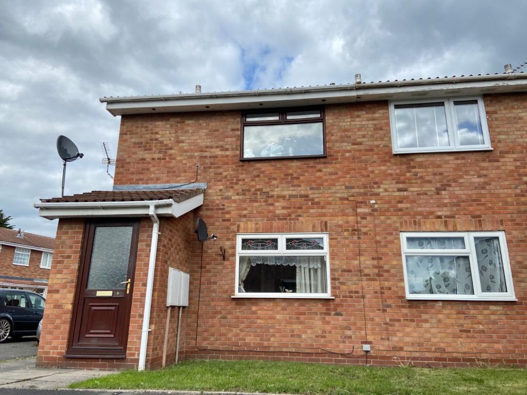 1-bed flat on Dallow Crescent, Burton-on-Trent, Staffordshire, DE14, £55,000