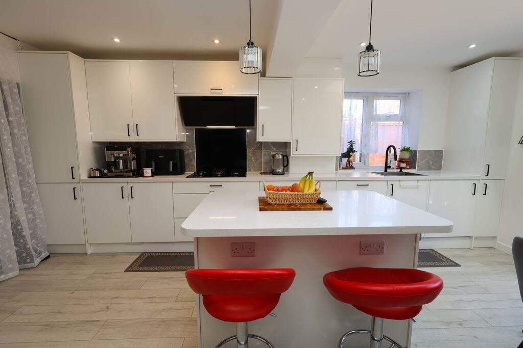 Jubilee Place, Clevedon photo 5