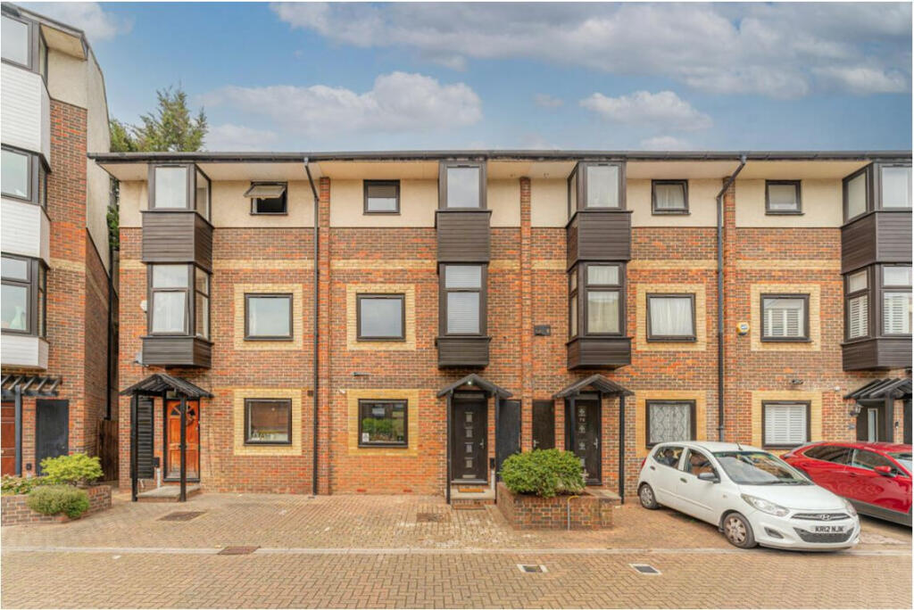 Main image of property: Barnfield Place, Canary Wharf, London, E14