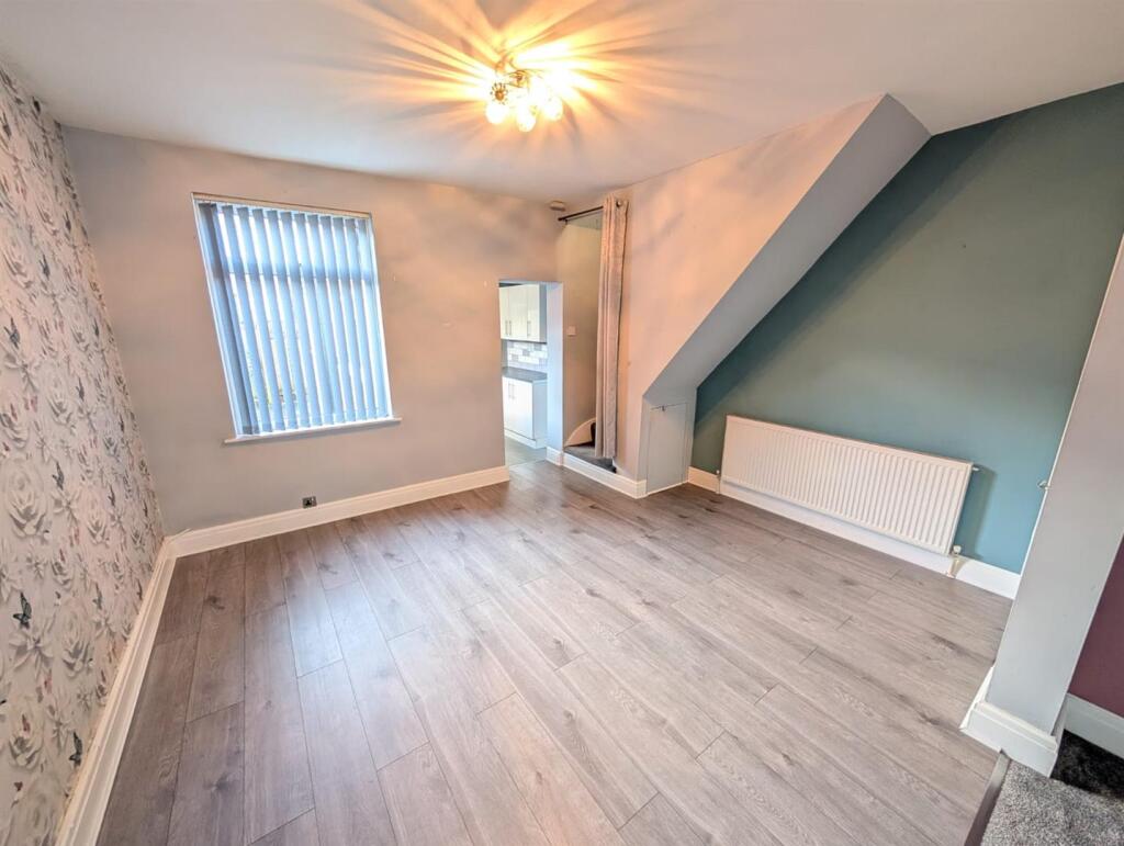 House in Hull, Garden Village - View 2