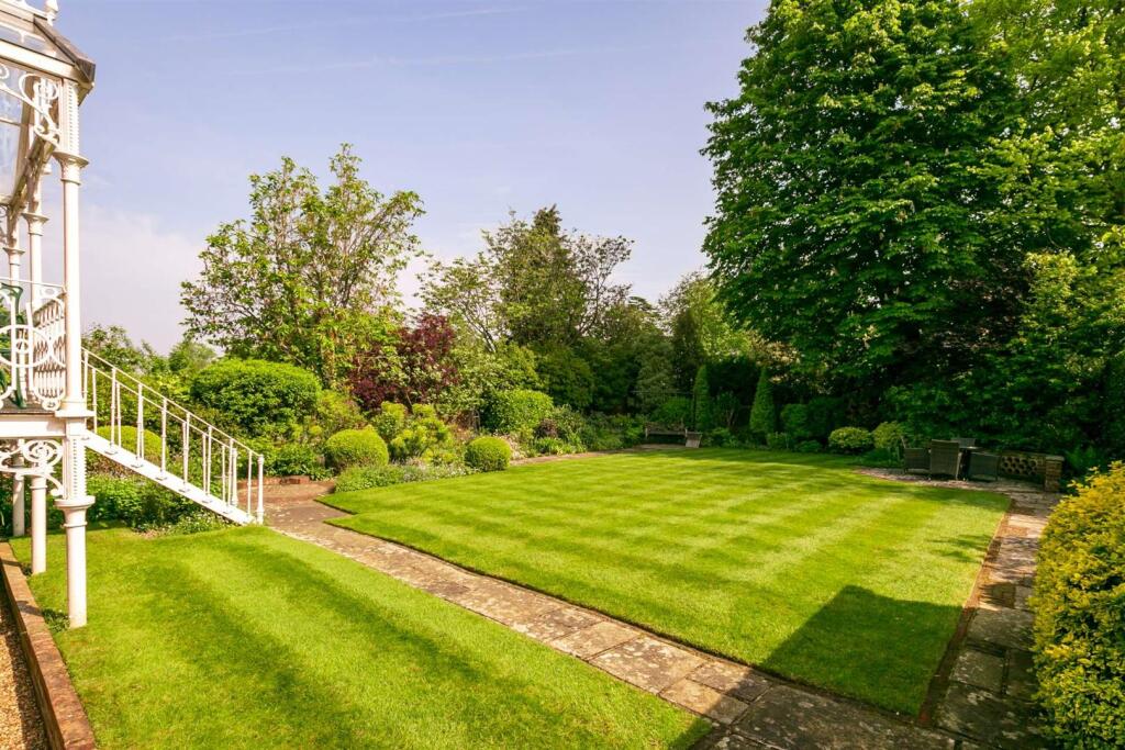 Austen Road, Guildford - Photo 20