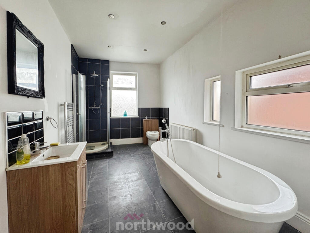 House in Doncaster, Thorne - View 2