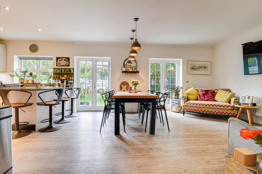 Additional image 4 of Beningfield Drive, London Colney, AL2