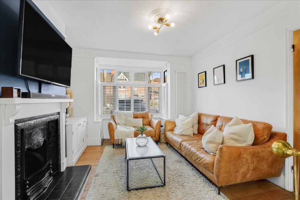 House in Stony Stratford, Calverton End - More