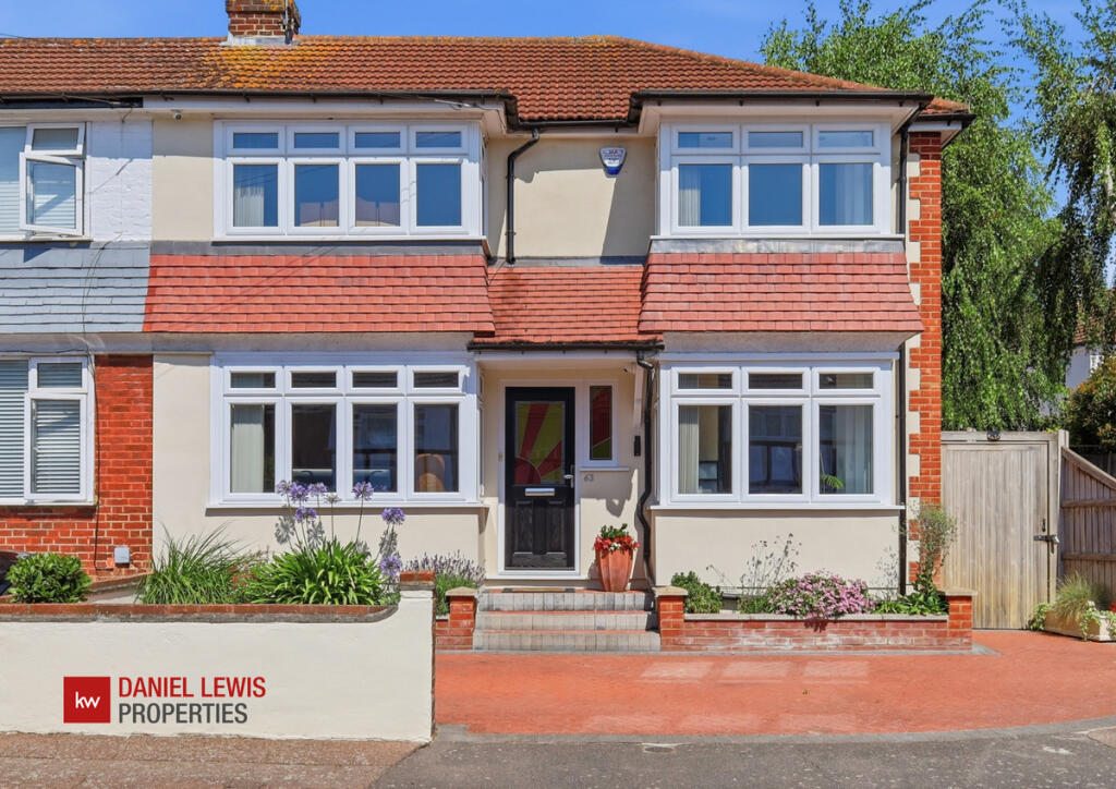 3-bed terraced on Southern Drive, Loughton, IG10, £750,000