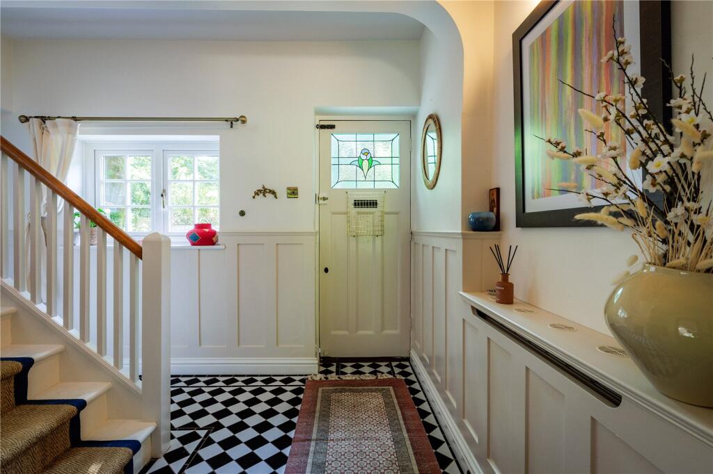 House in East Hampshire, Grayshott - View 5