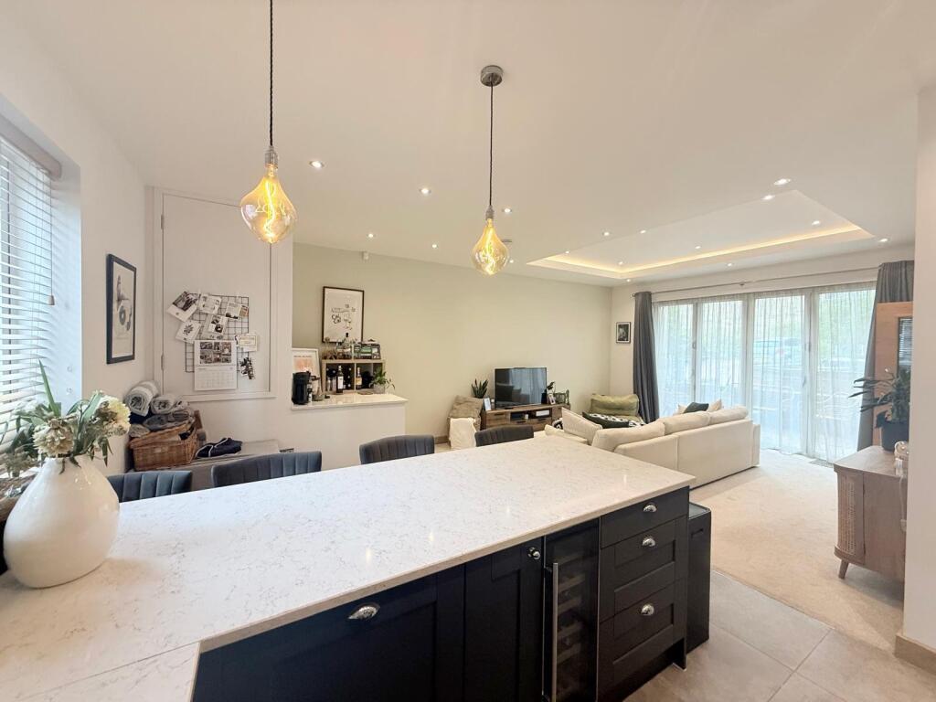 Apartment in Bradford, Ilkley - View 4
