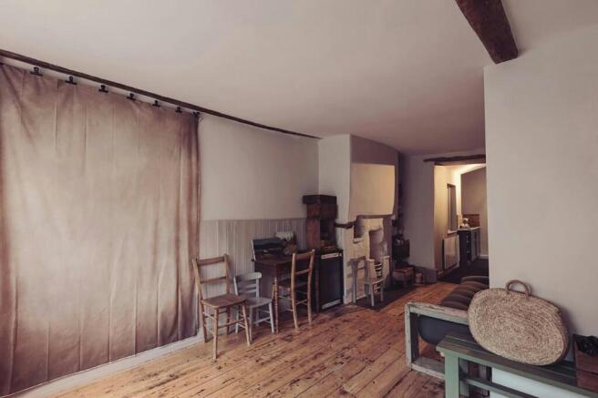 Studio_012.jpg