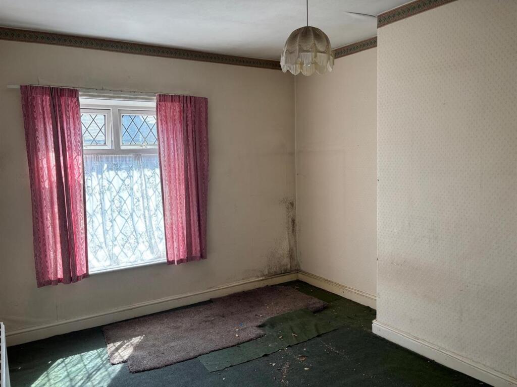Blackmoorfoot Road, Huddersfield photo 3