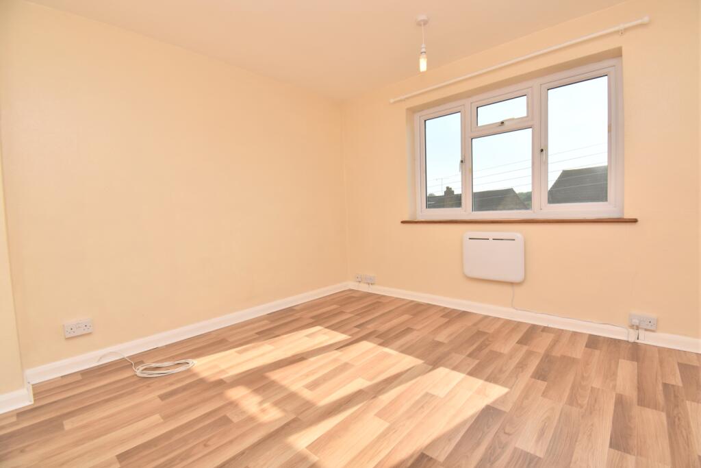 House in Swanley, Hextable - More
