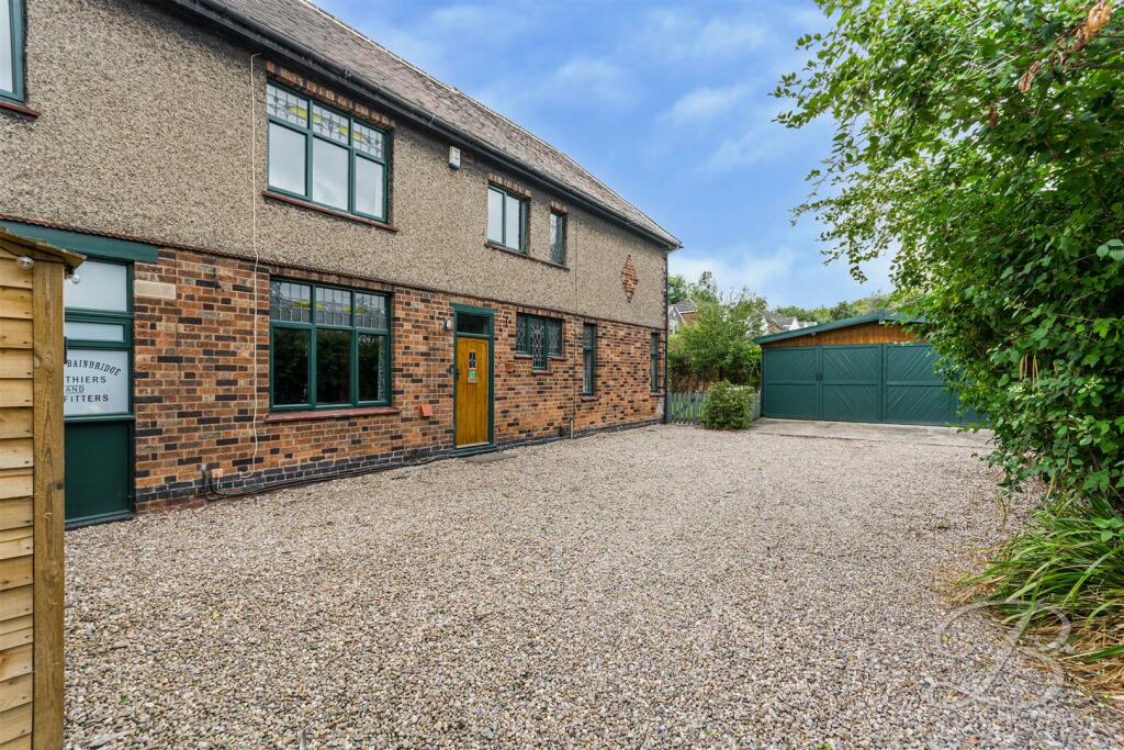 4-bed detached on Selston Road, Jacksdale, Nottingham, £370,000