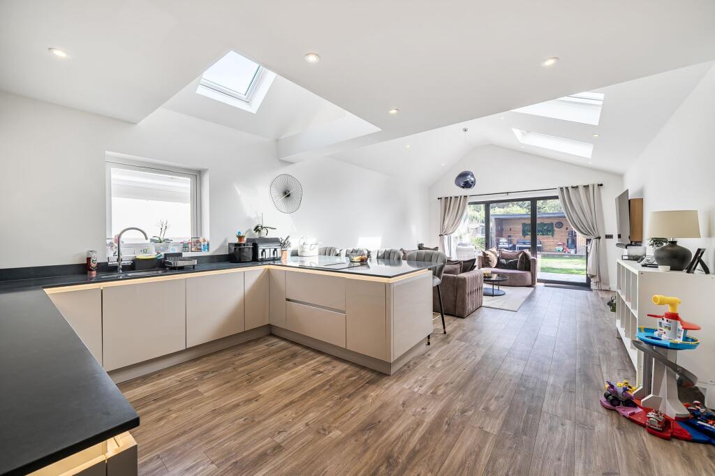 House in Southall - View 4