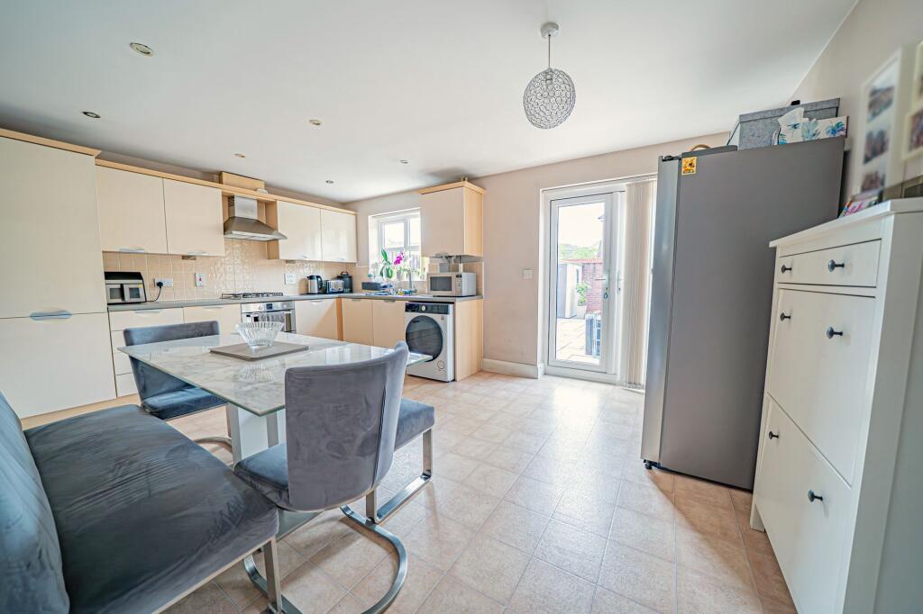 Middlewood Close, Solihull, B91 photo 3