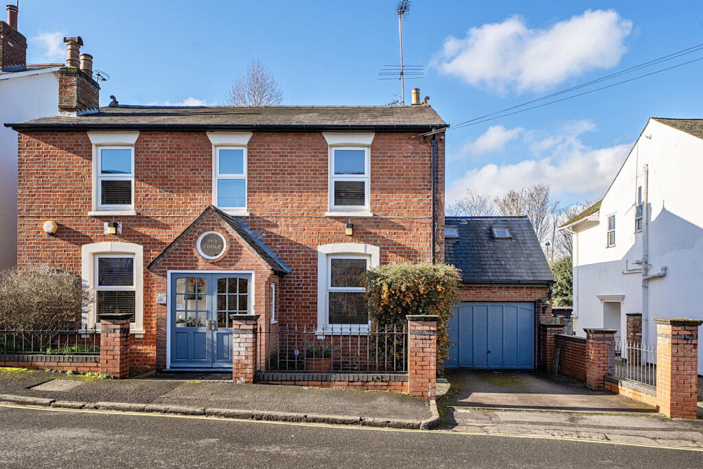 Main image of property: Brunswick Hill, Reading, Berkshire, RG1