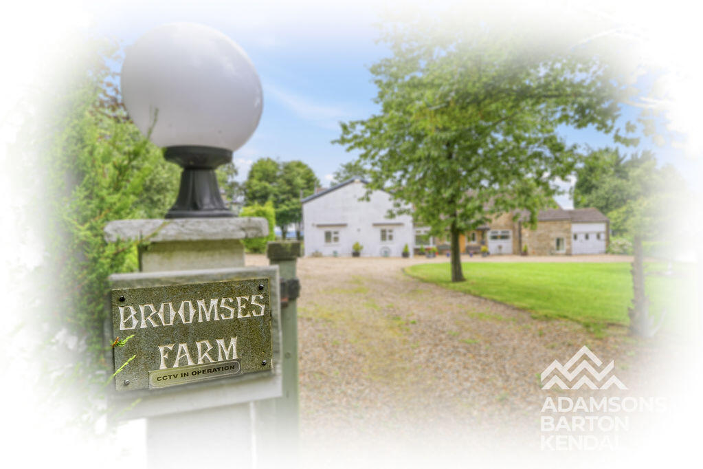 Broomses Farm, Castle Hill Road, BL9  photo 4