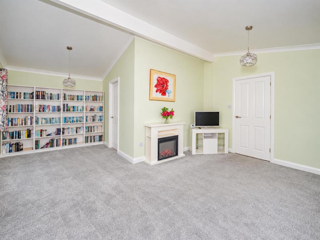 House in Perth - View 4