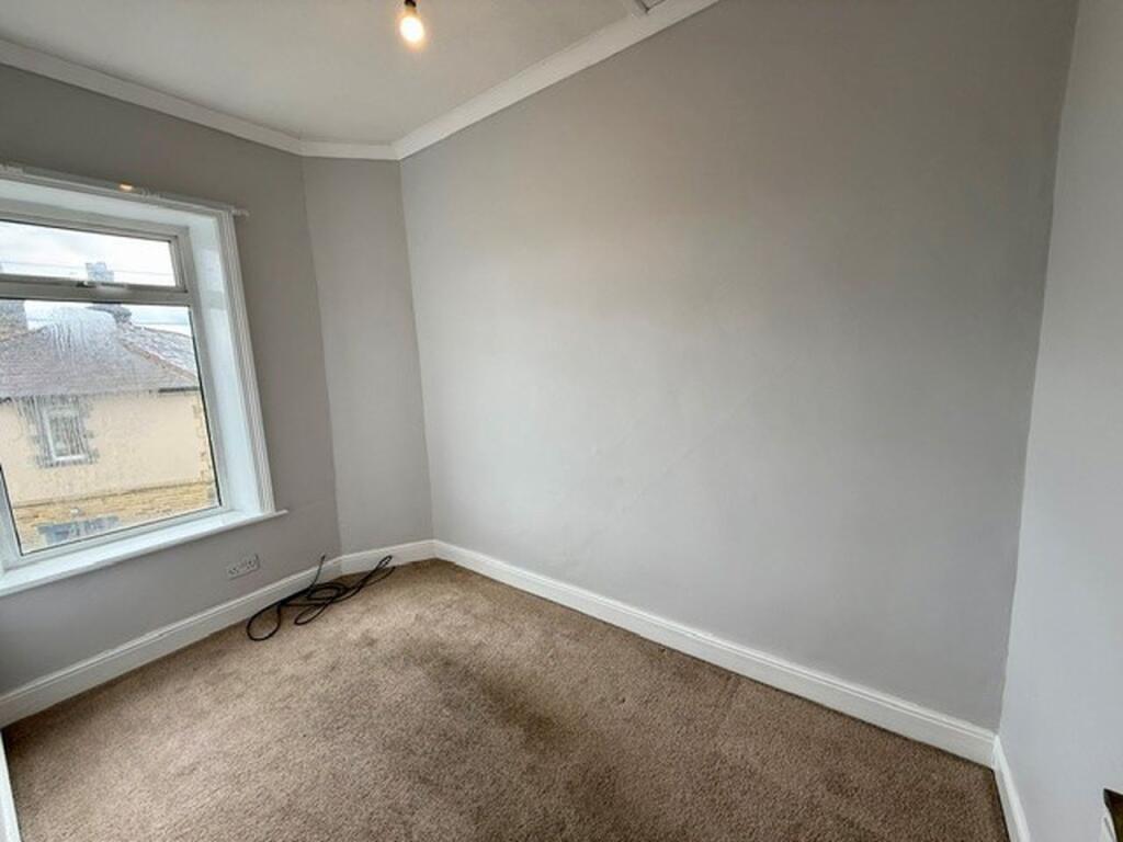 4 Southfield Terrace, Hipperholme, Brighouse, Calderdale, HX3 8JT photo 4