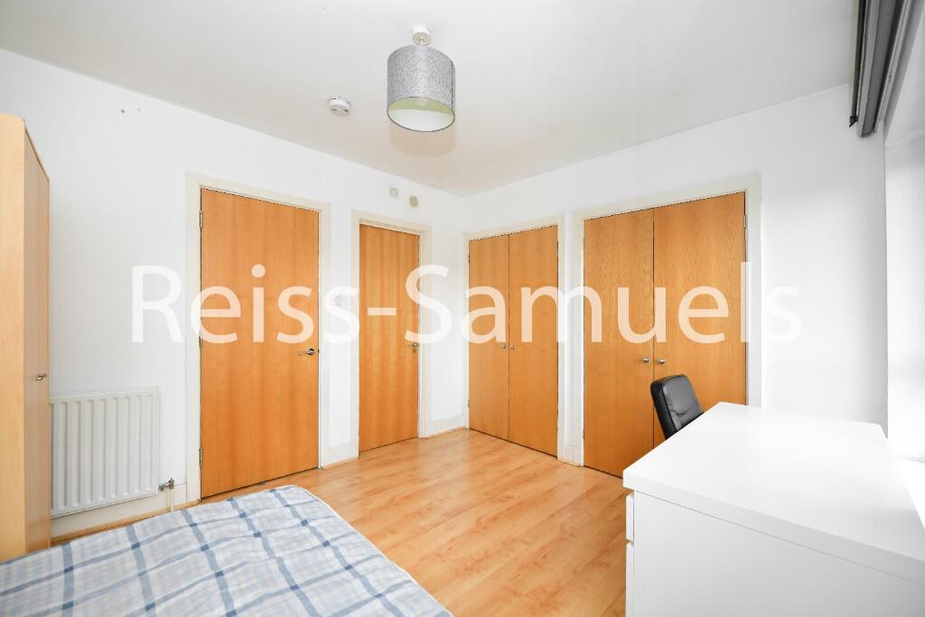 5 bedroom terraced house for rent