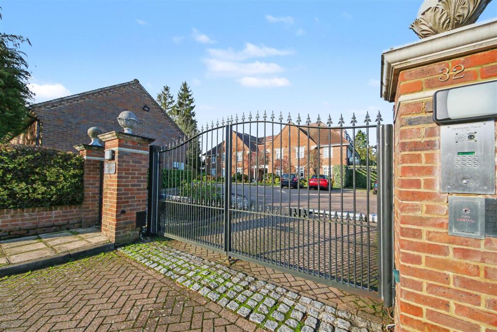 Main image of property: Gills Hill, Radlett