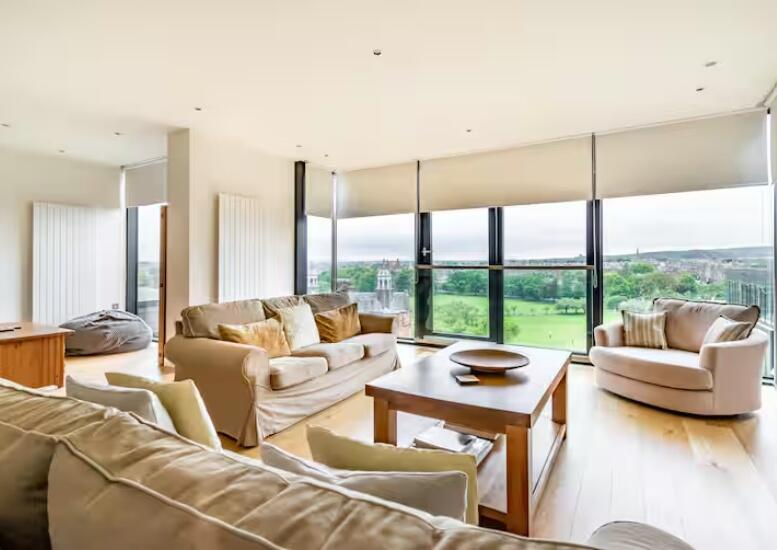 Main image of property: Simpson Loan, Central, Edinburgh, EH3