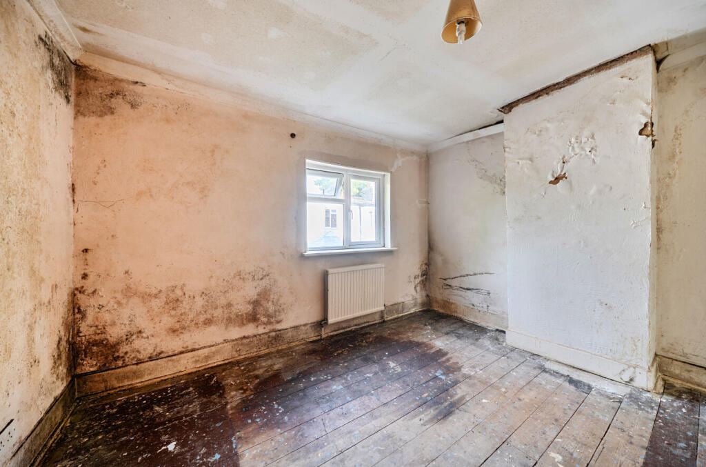 House in Basingstoke and Deane, Basingstoke - More