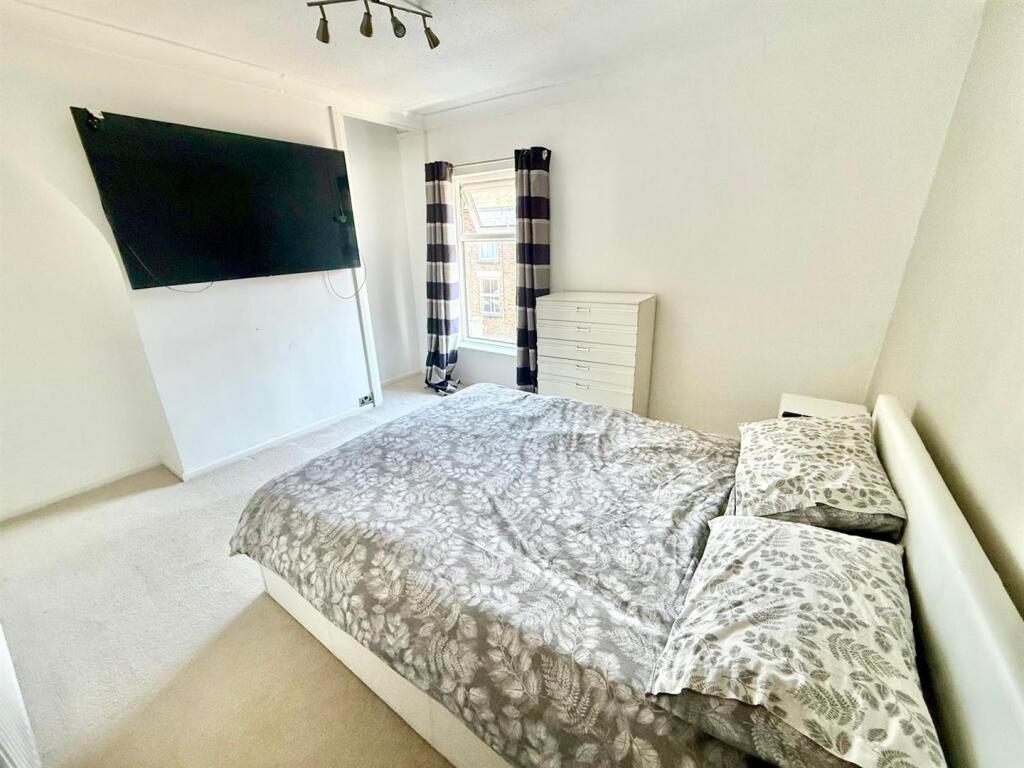House in Macclesfield, Moss Rose - More
