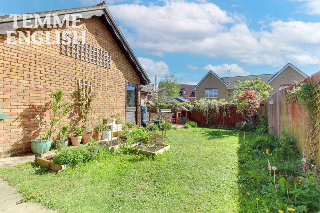 House in Basildon, Wickford - View 2